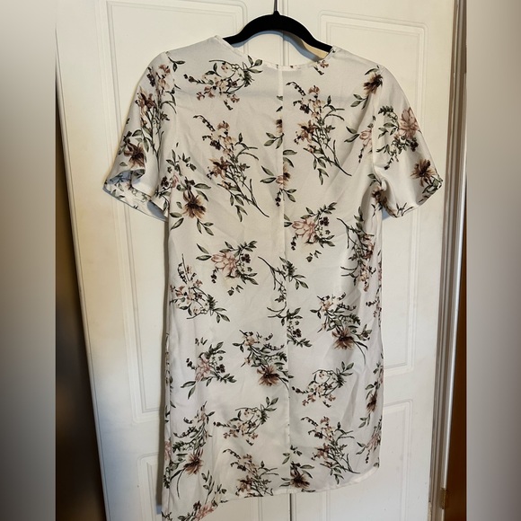 Dynamite floral shift mini dress - Picture 4 of 5